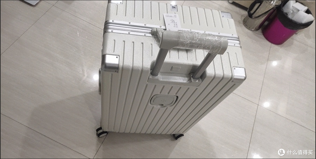 森马SEMIR多功能铝框行李箱:出行新宠