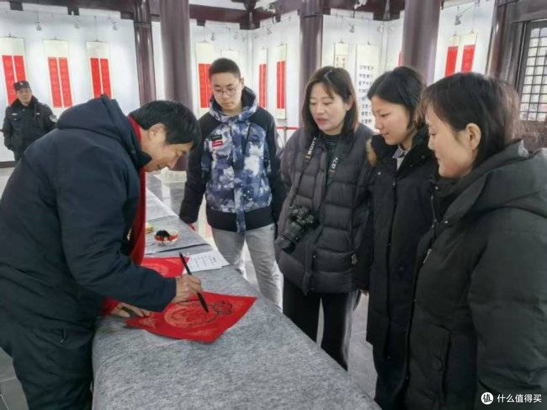 “翰墨舞凤凰”青少年书画展在浦口凤凰山开幕