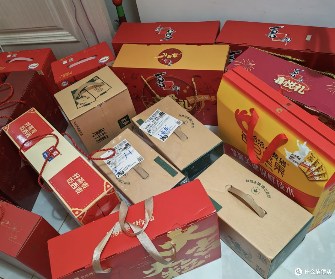 过年回家买什么礼物好？不是比谁买得贵，而是比谁更懂家人的需要