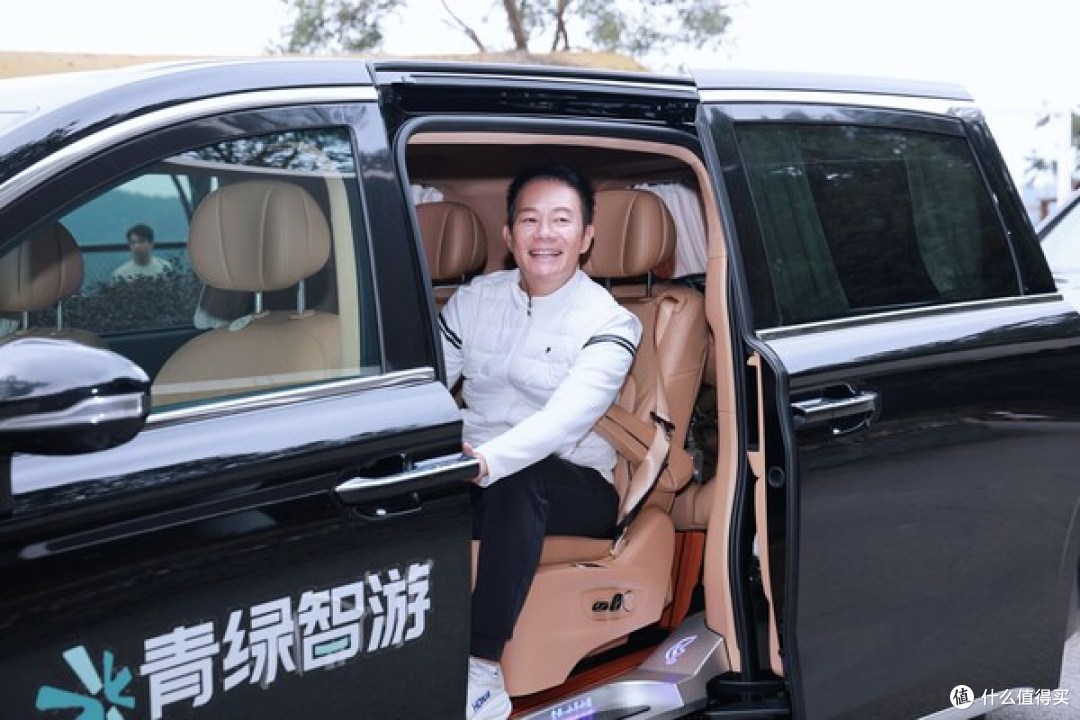 贵旅“小车小团”服务备受明星好评