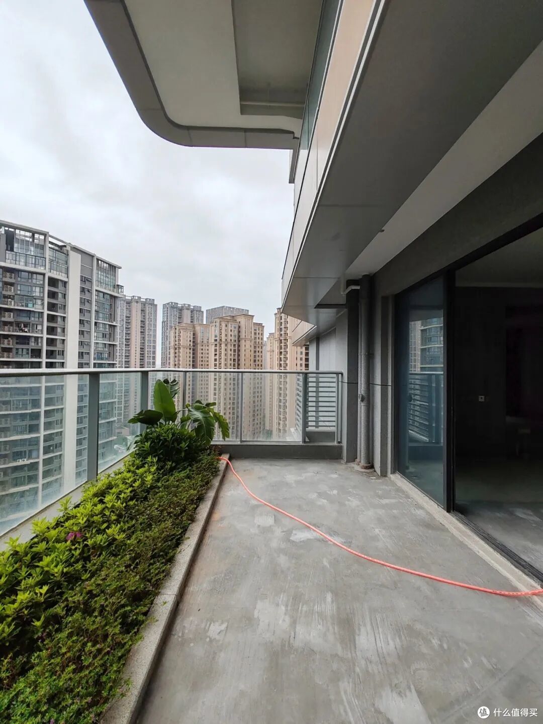 千万豪宅变“空中废墟”,“第四代住宅”卖不动了?真相扎心