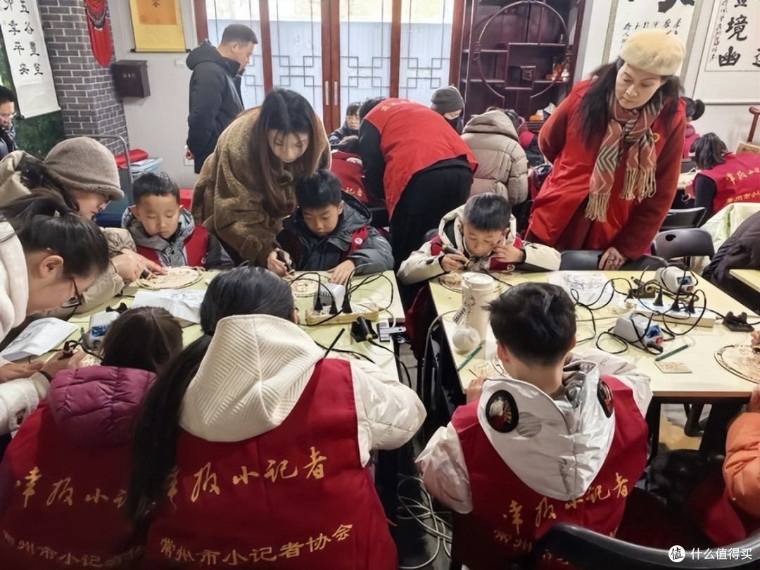 江苏常州:非遗润童心 文化永传承 探趣童梦烙画