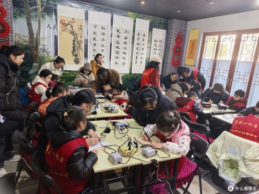 江苏常州:非遗润童心 文化永传承 探趣童梦烙画