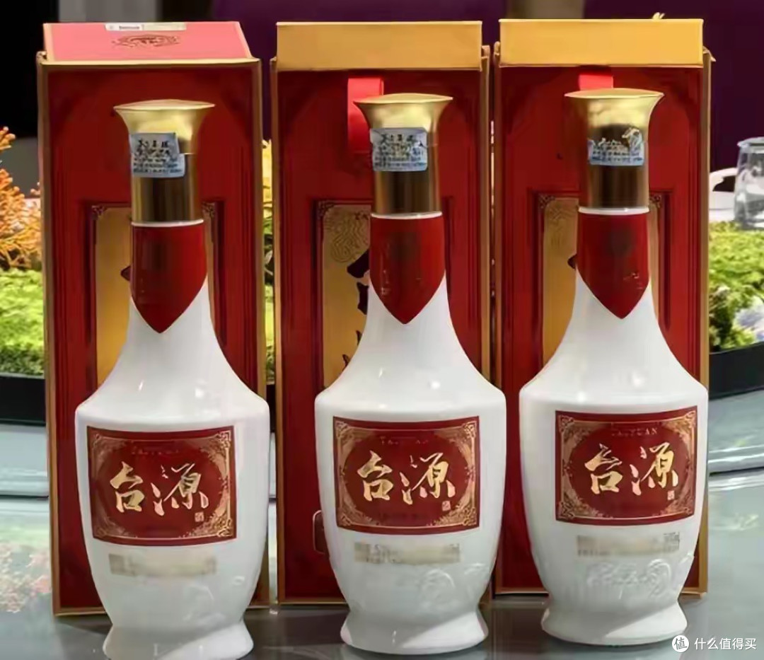 杀疯了!茅台再推新品光瓶酒入局,定价156元/瓶,瞄准中产圈