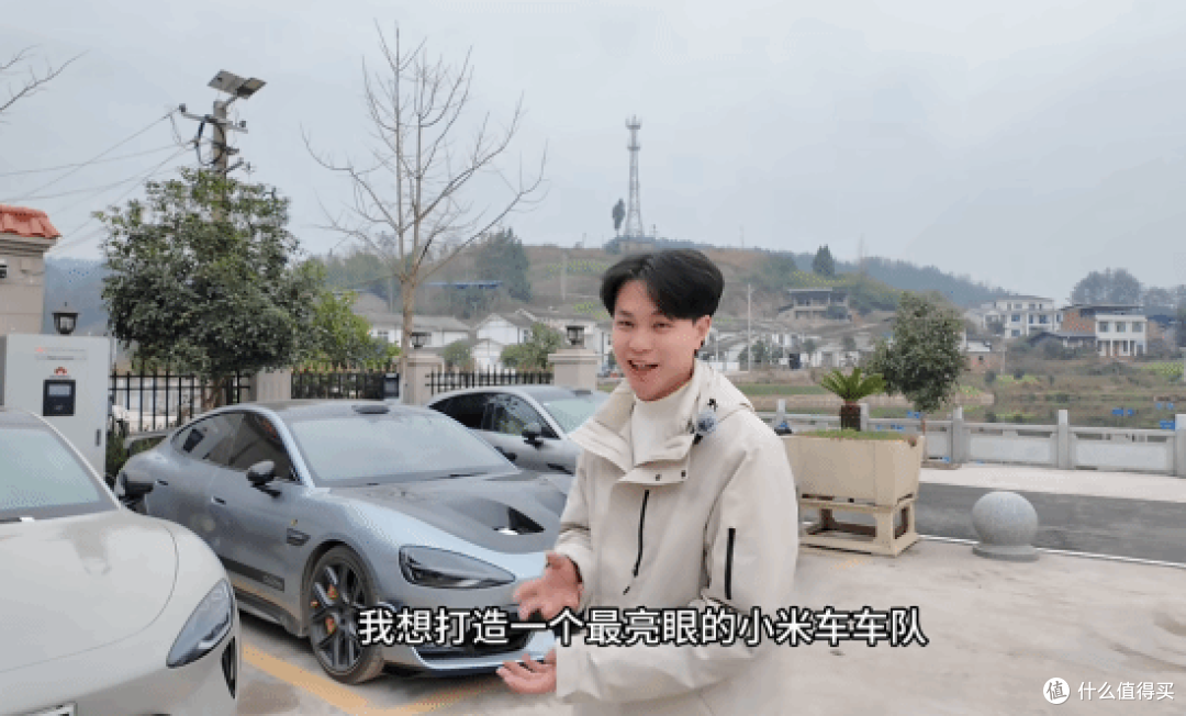 四川米粉狂揽几百台小米汽车当婚车,排面碾压BBA,拉风到离谱!