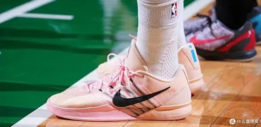 【NBA每日上脚】他往那一站,最美Kobe 6就是它!