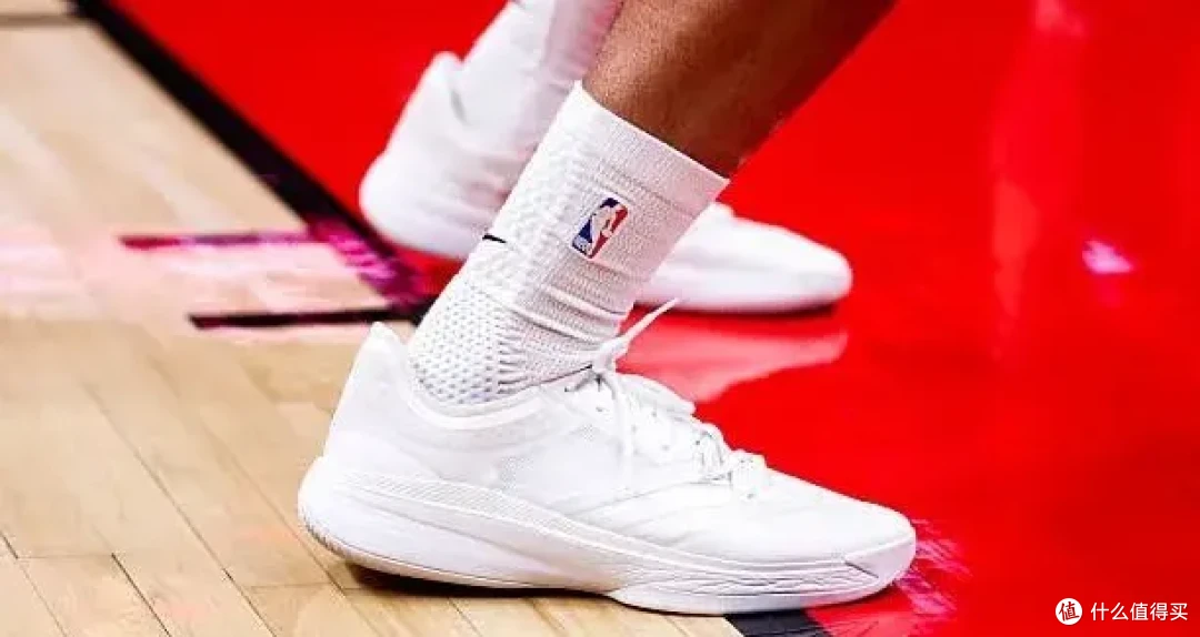 【NBA每日上脚】他往那一站,最美Kobe 6就是它!