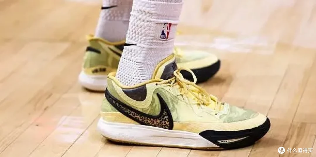 【NBA每日上脚】他往那一站,最美Kobe 6就是它!