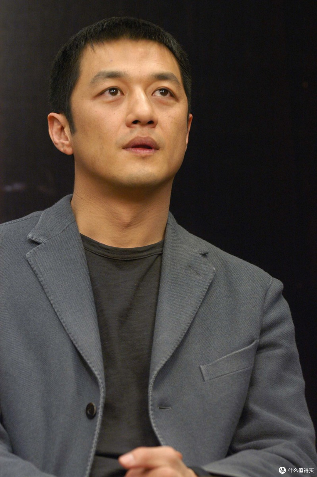 李亚鹏宣布暂停直播！他带货的霞湖世家又是什么服装品牌？