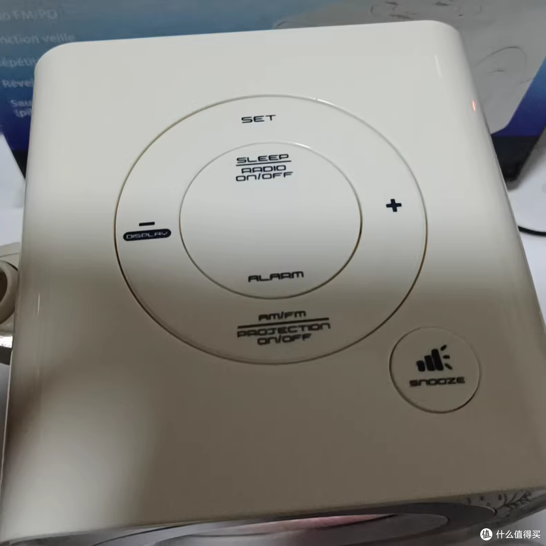10元捡漏床头时钟:支持投影+收音机+电子时钟,网友:冲就是了