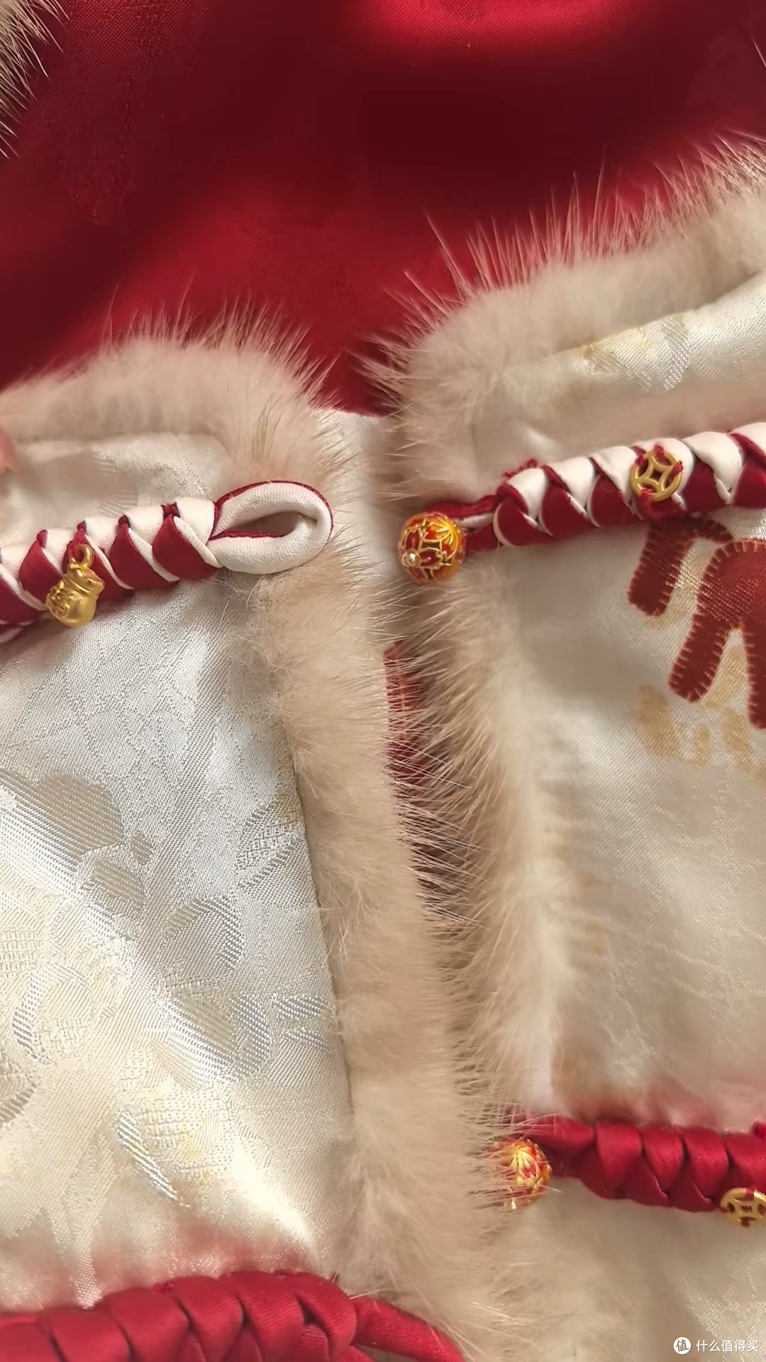 新中式鹅绒服：春节的东方美学