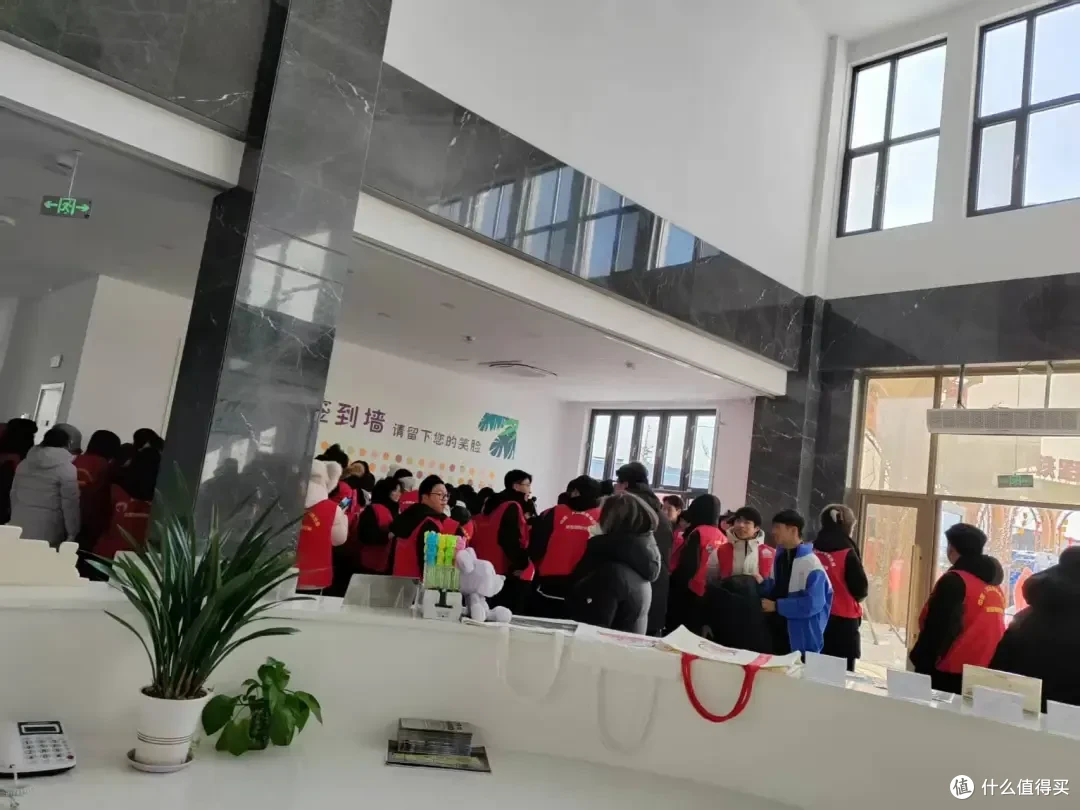 吉林大安刀锋车队志愿者开展“翰墨迎新春 福联赠邻里”志愿活动