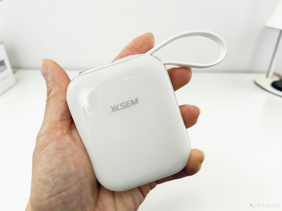 西圣 PB-S:10000mAh 半固态电芯 + 双线快充 = 随身口袋充电站