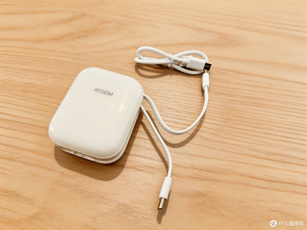 西圣 PB-S:10000mAh 半固态电芯 + 双线快充 = 随身口袋充电站
