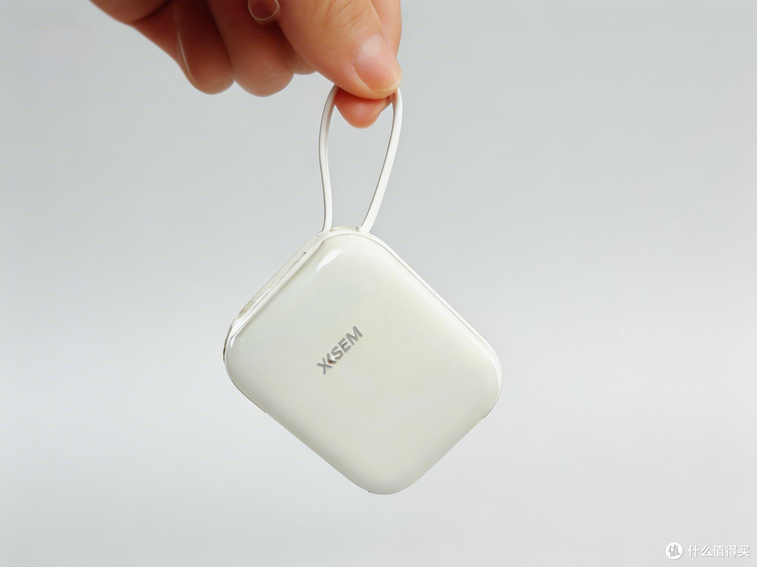 西圣 PB-S:10000mAh 半固态电芯 + 双线快充 = 随身口袋充电站