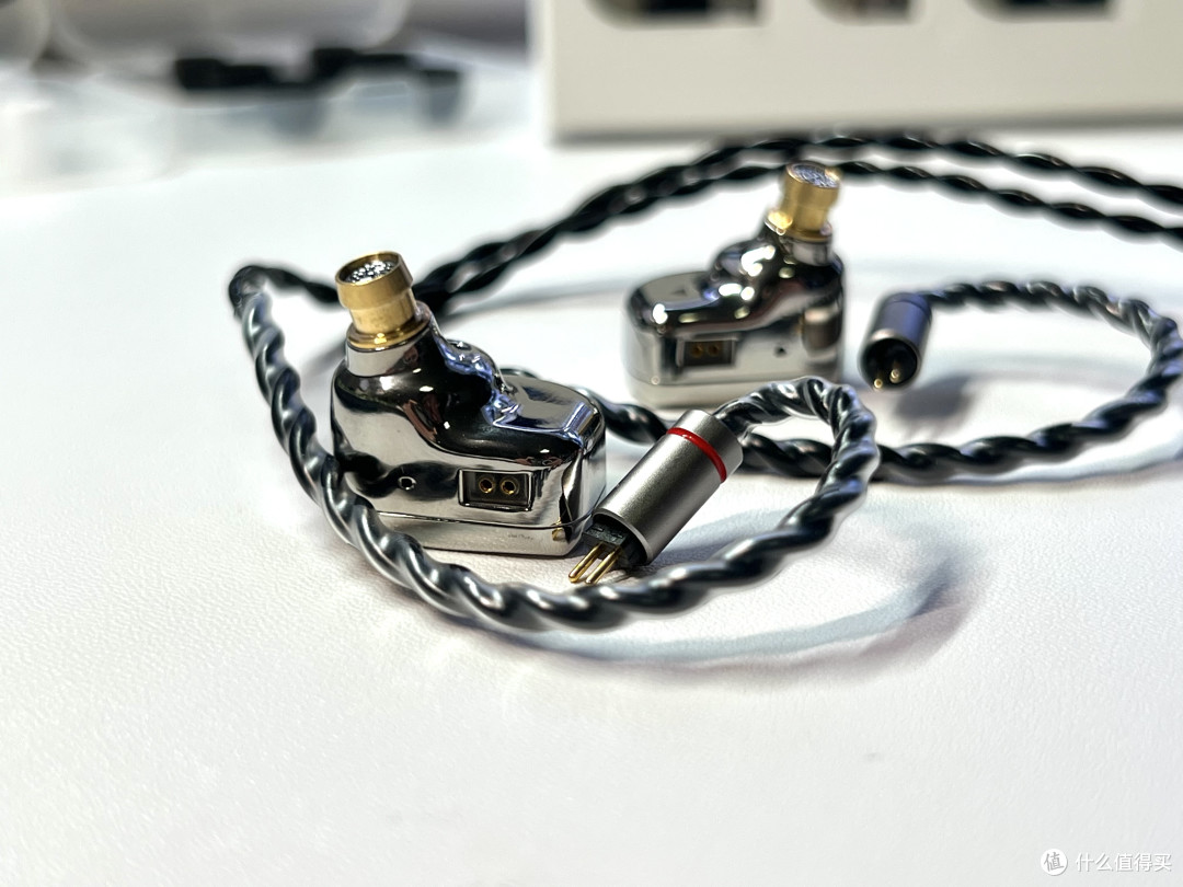 千元内HIFI全能王?颜值与实力双在线:艾巴索曲奇耳机