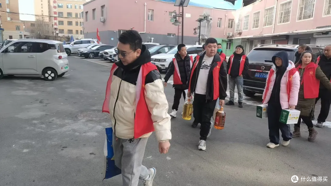 吉林省刀锋车队志愿服务总队白城分队:春节慰问暖人心