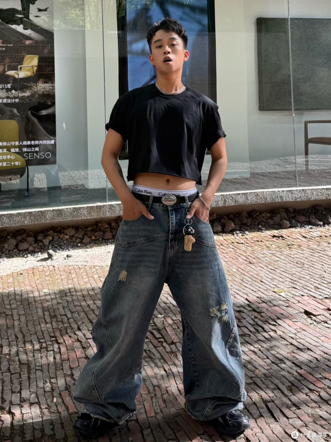 成都太古里不愧是时尚标杆！很多男生下半身露内裤，回头率非常高