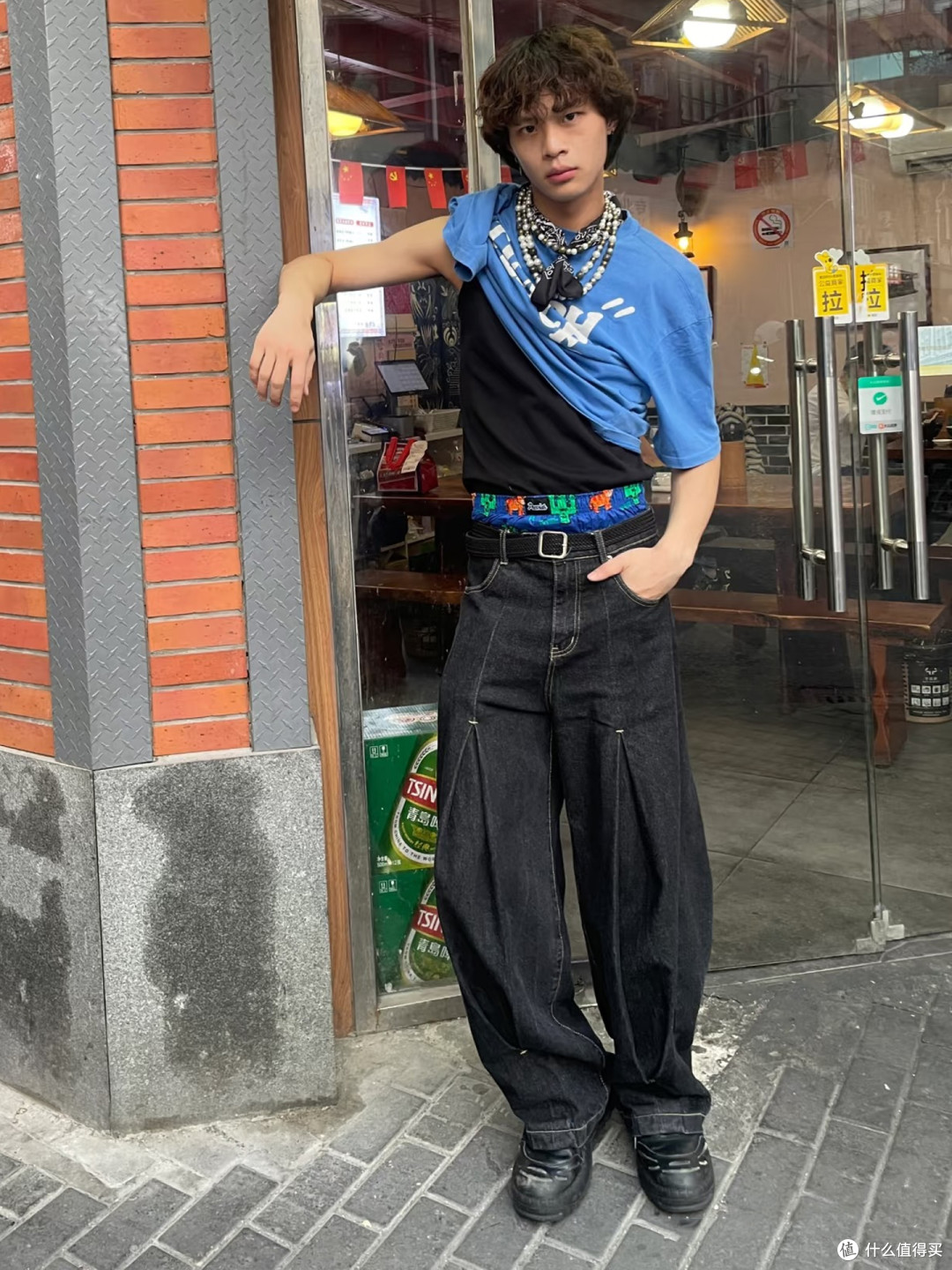 成都太古里不愧是时尚标杆！很多男生下半身露内裤，回头率非常高