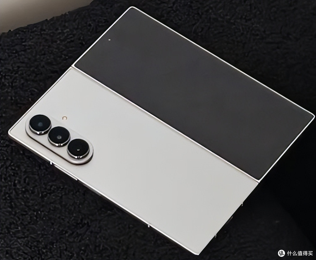 年蜕变，终成主力！三星GalaxyZFold7跳水2500，轻薄之下再无遗憾