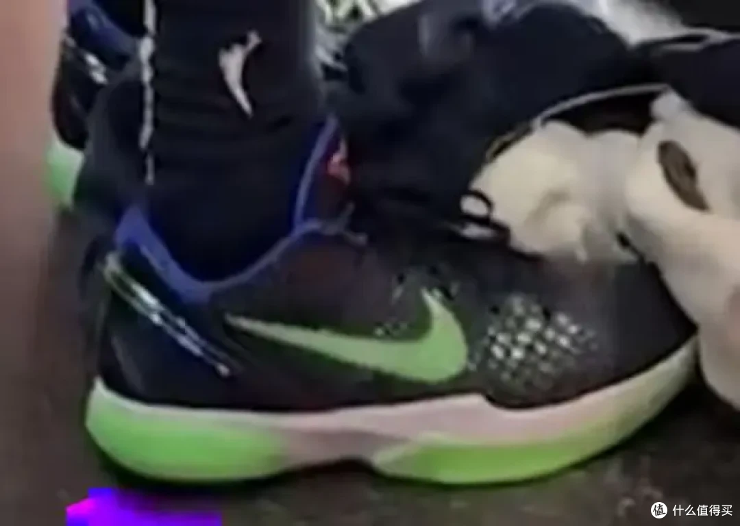 “3D眼镜”配色丑?那就等克拉克Kobe6 PE!