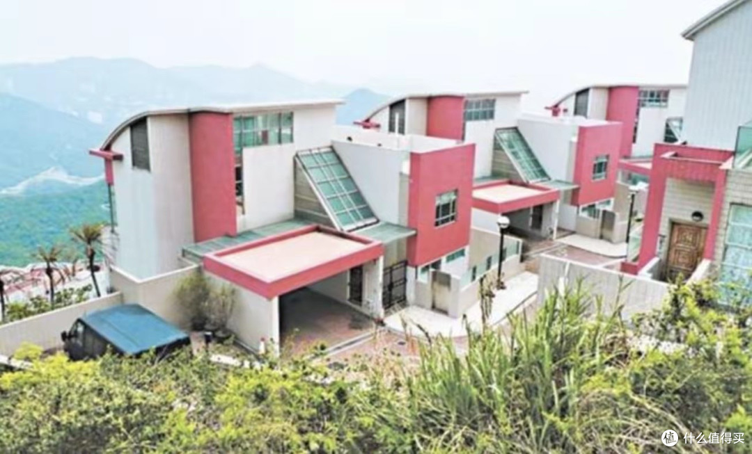 周润发豪宅卖1.95亿卖不掉,邻居豪宅也在卖,降至7000万无人问津