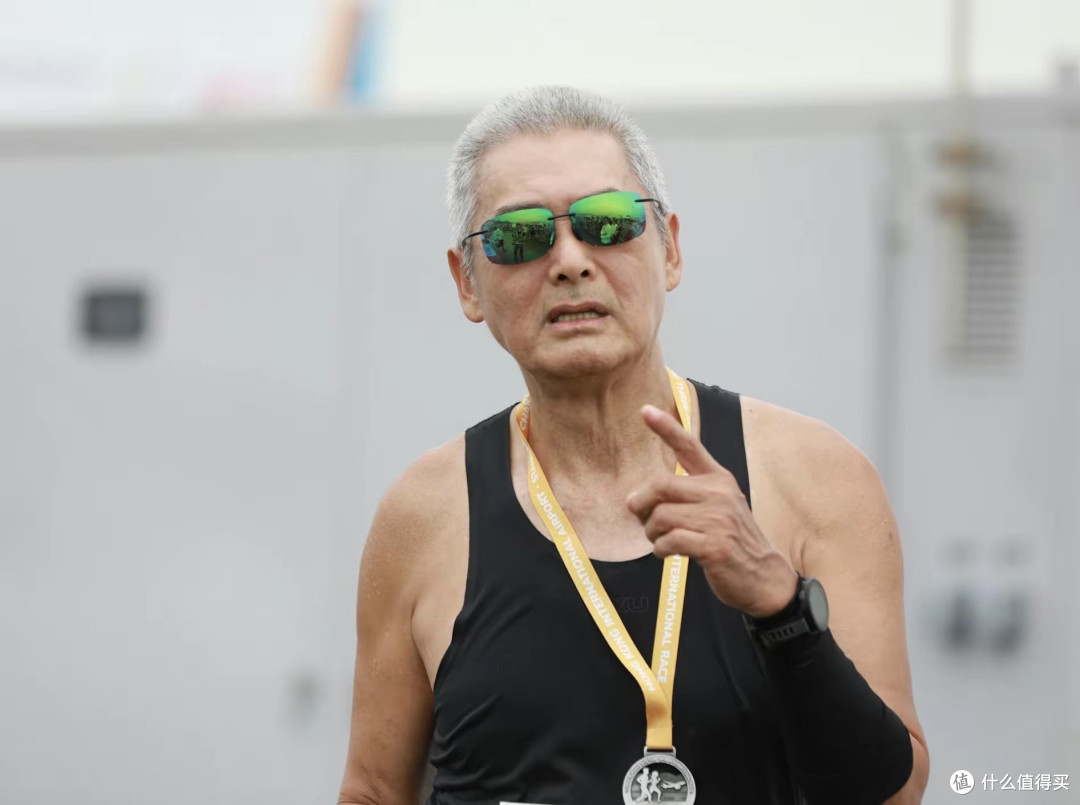 周润发豪宅卖1.95亿卖不掉,邻居豪宅也在卖,降至7000万无人问津