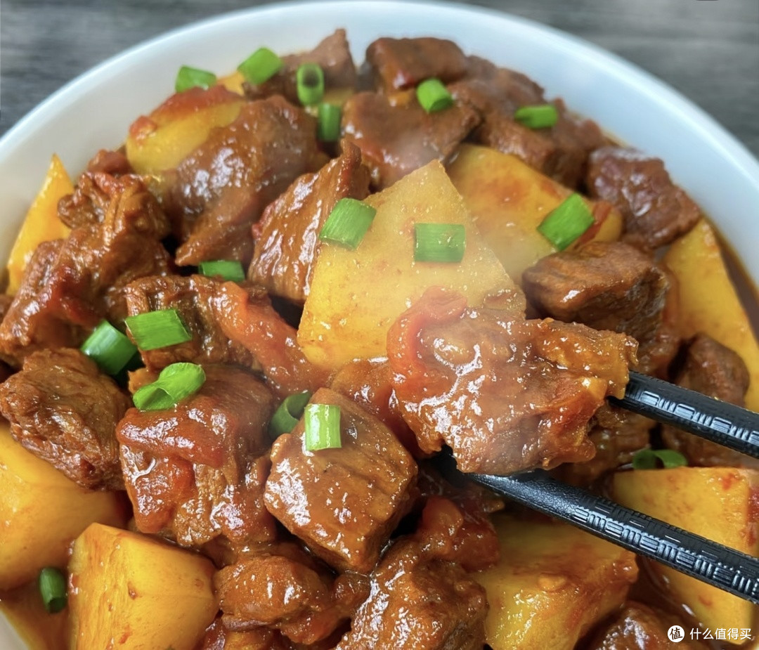土豆炖牛肉:年夜饭的经典家常菜