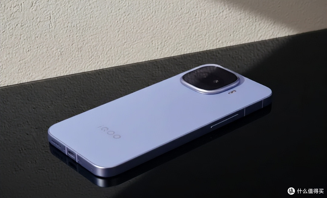 iQOO也不讲武德了,骁龙8Gen5+7600mAh+超声波3D+2亿像素,2039元