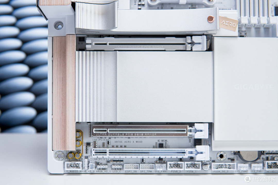 重构科技美学,技嘉X870E AERO X3D WOOD上机测试
