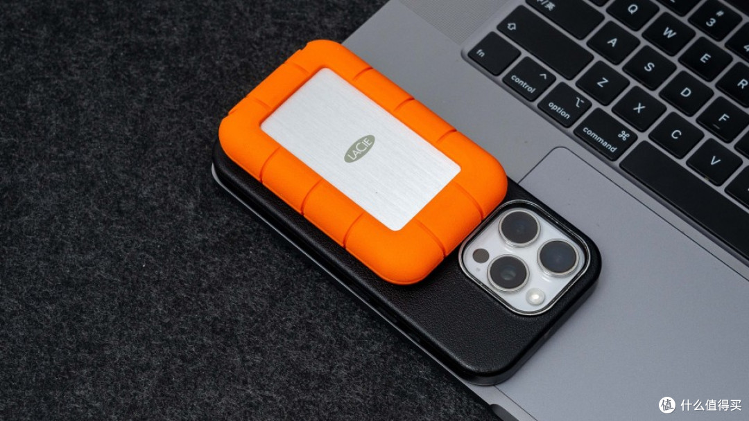 数码创作者的极速伙伴：雷孜LaCie Rugged SSD4 移动固态硬盘