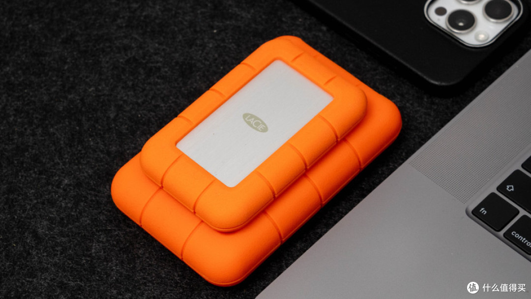 数码创作者的极速伙伴：雷孜LaCie Rugged SSD4 移动固态硬盘