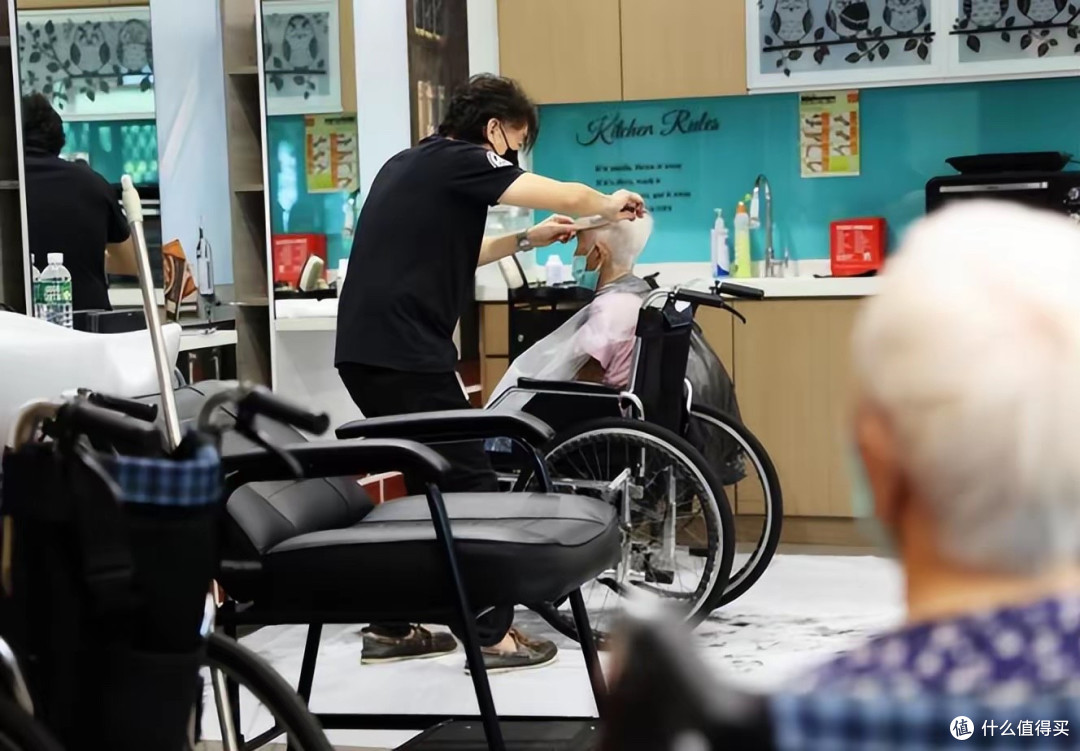 春节理发加价惹争议!近四成消费者:只接受年前两周才收附加费