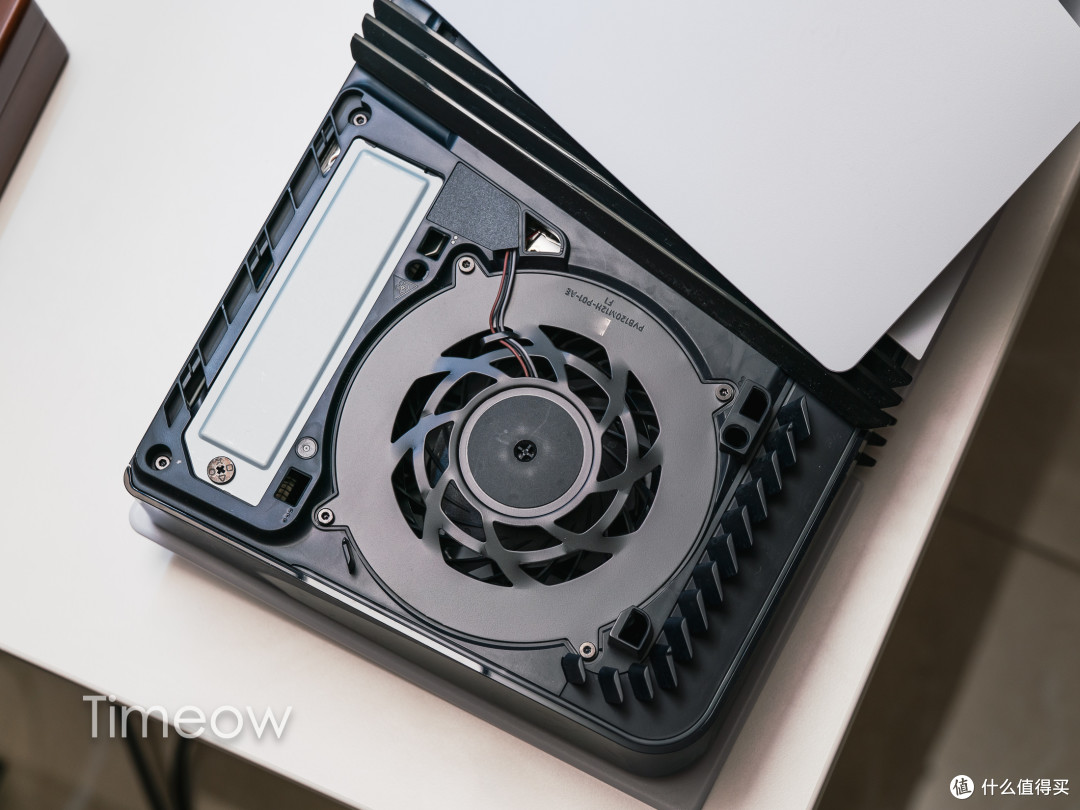30多岁的我 刚出掉了两套内存 换了一台PS5 Pro