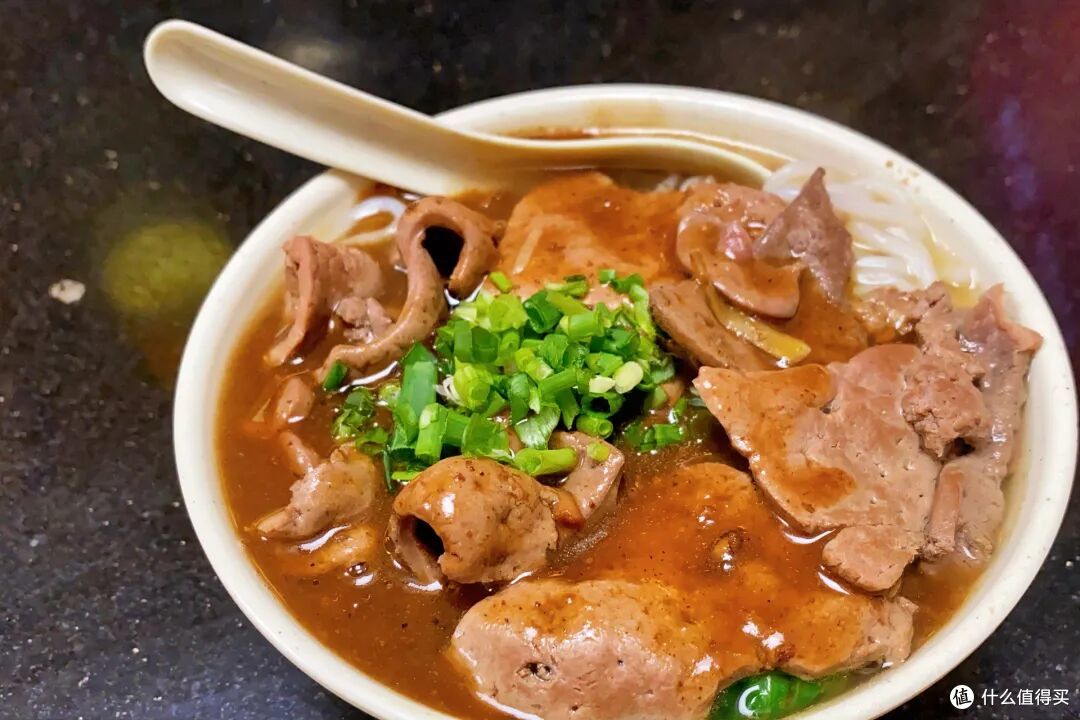 这条老街,凭什么让老广从小吃到大?