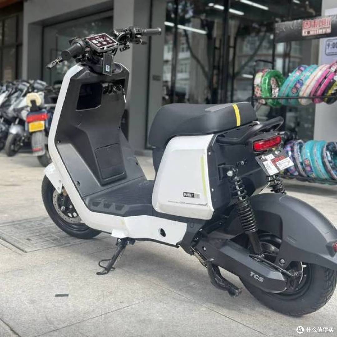 九号N370C、小牛NSCiti、极核AE4SE全解析:入门级电摩怎么买最值
