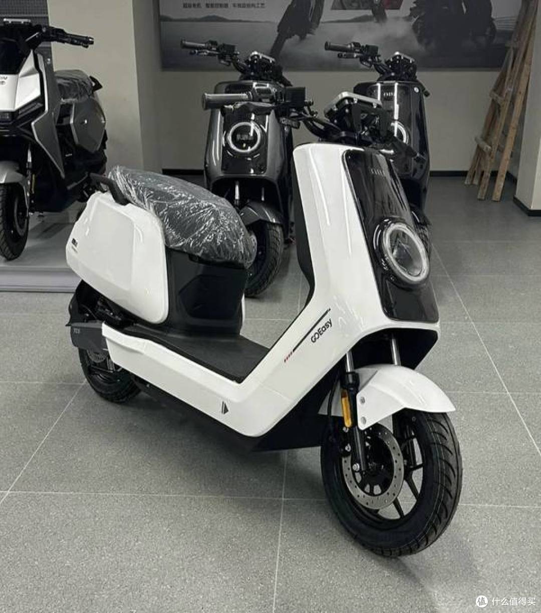 九号N370C、小牛NSCiti、极核AE4SE全解析:入门级电摩怎么买最值