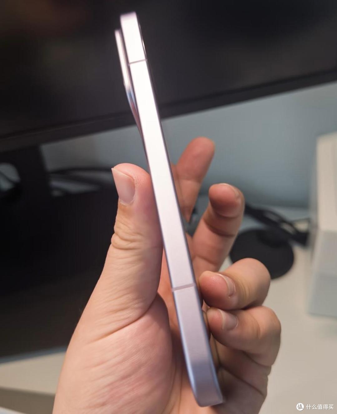 小米“杀疯了”,7500mAh+12+512GB+妙享背屏,卖得越好降得越狠