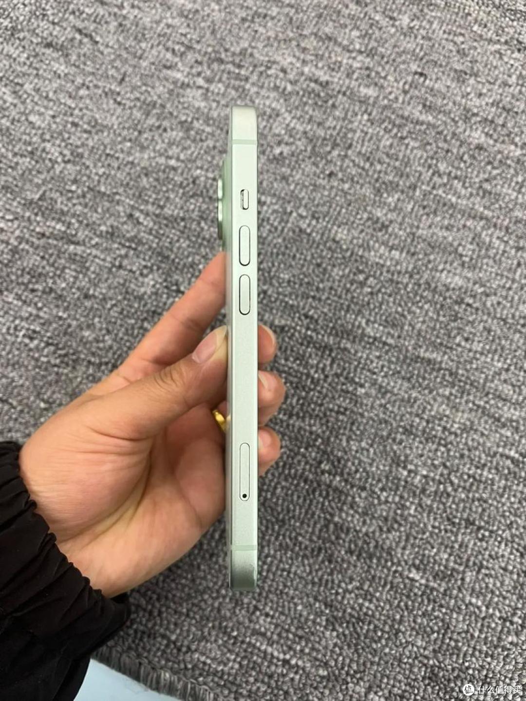 苹果加入价格战,A16芯旗舰跌至冰点价,iPhone 15捡漏香不香?
