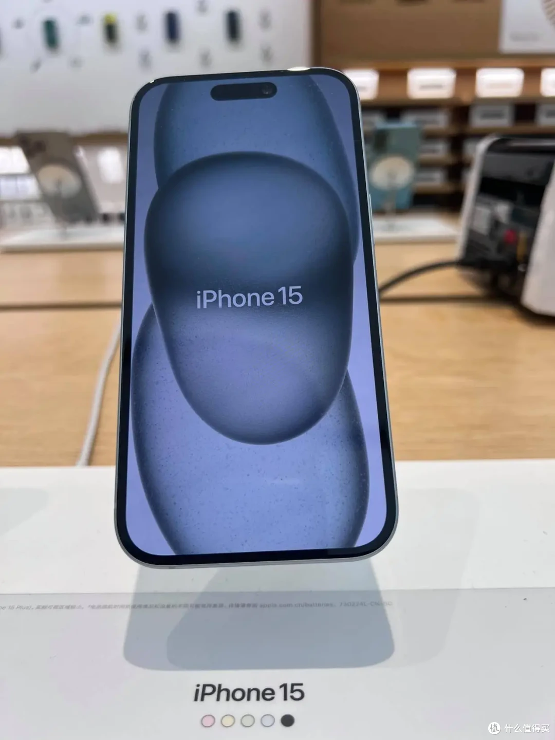 苹果加入价格战,A16芯旗舰跌至冰点价,iPhone 15捡漏香不香?