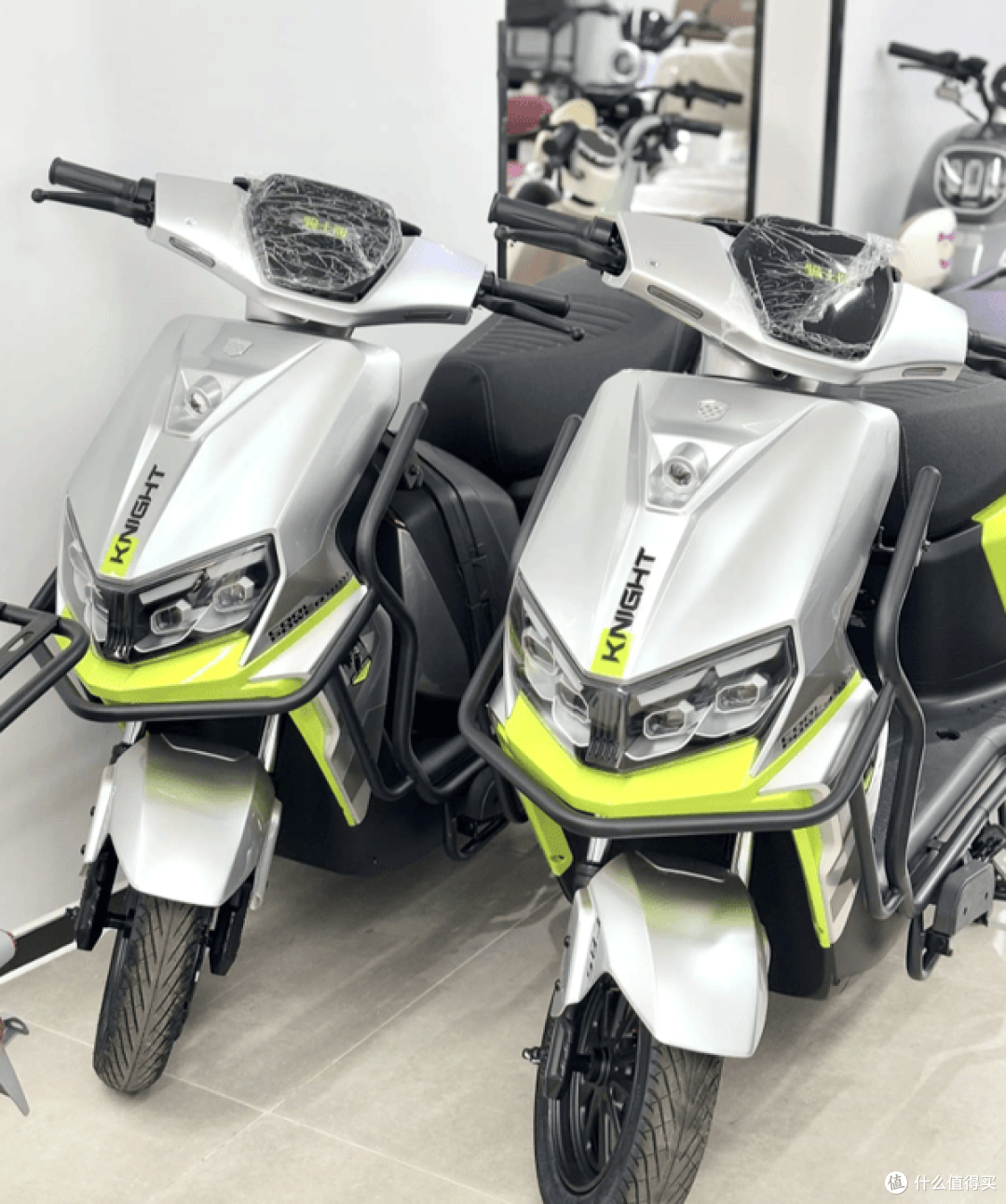 极速72km/h、续航300公里!两款外卖骑手长续航电摩全解析!