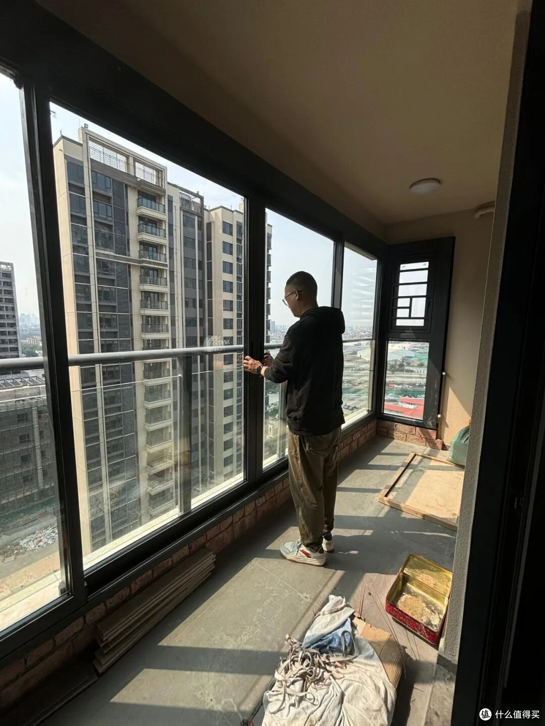 客厅拆下来的推拉门只能扔掉?看了网友的做法,发现自己亏大了