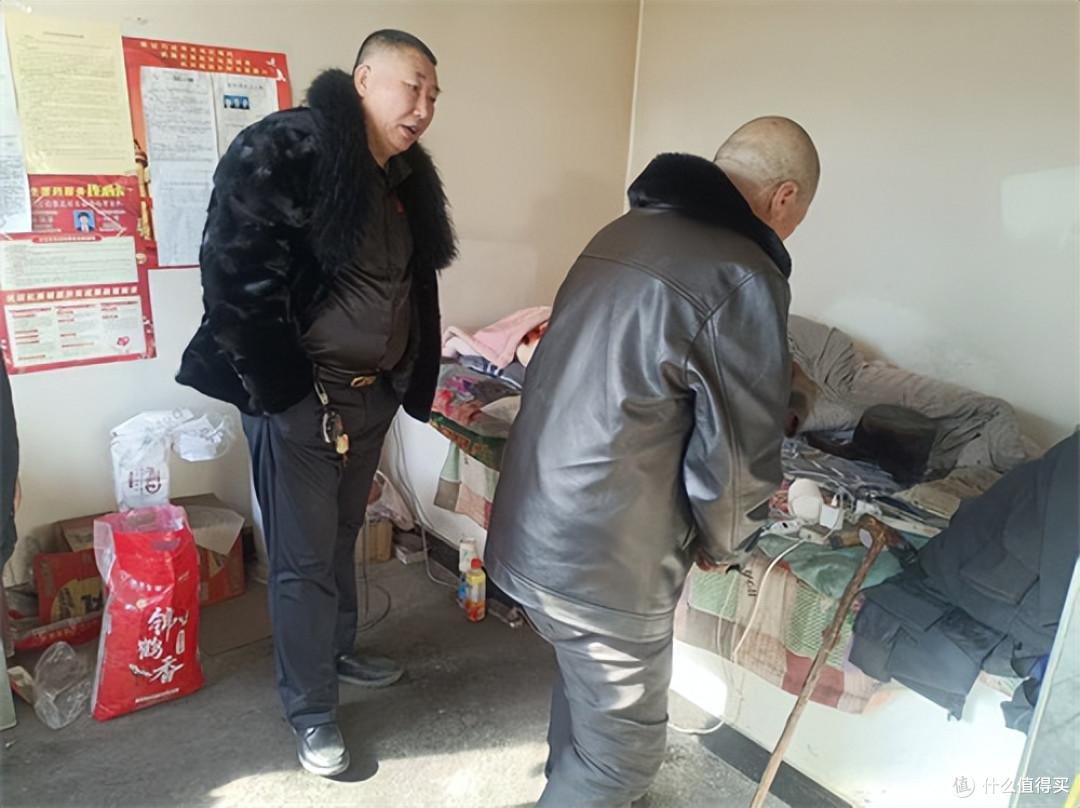 中国公益记录者在线围场工作站开展迎春节,送爱心助老扶残活动