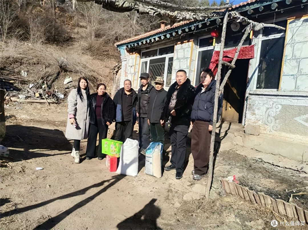 中国公益记录者在线围场工作站开展迎春节,送爱心助老扶残活动