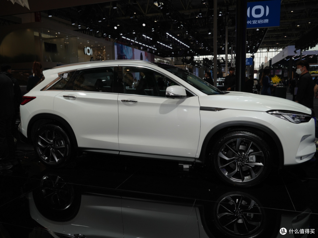 英菲尼迪QX50:20万级“黑科技”豪华SUV,性价比卷王深度解析