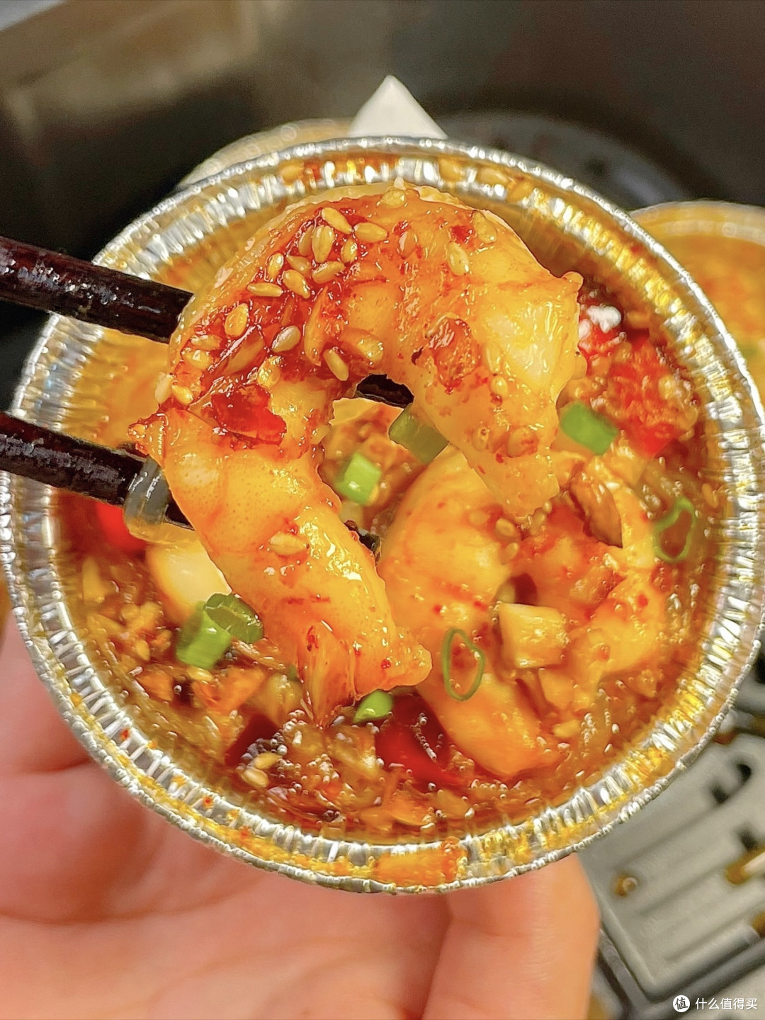 年夜饭DIY“迷你蒜蓉粉丝虾”:用锡纸碗把烧烤摊搬回家