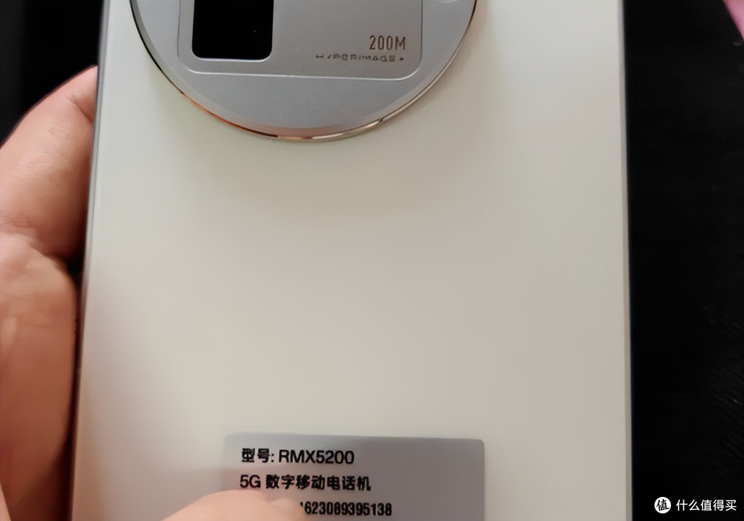 性能影像怪兽降临！realme真我GT8 Pro实测，双芯狂飙稳如老狗