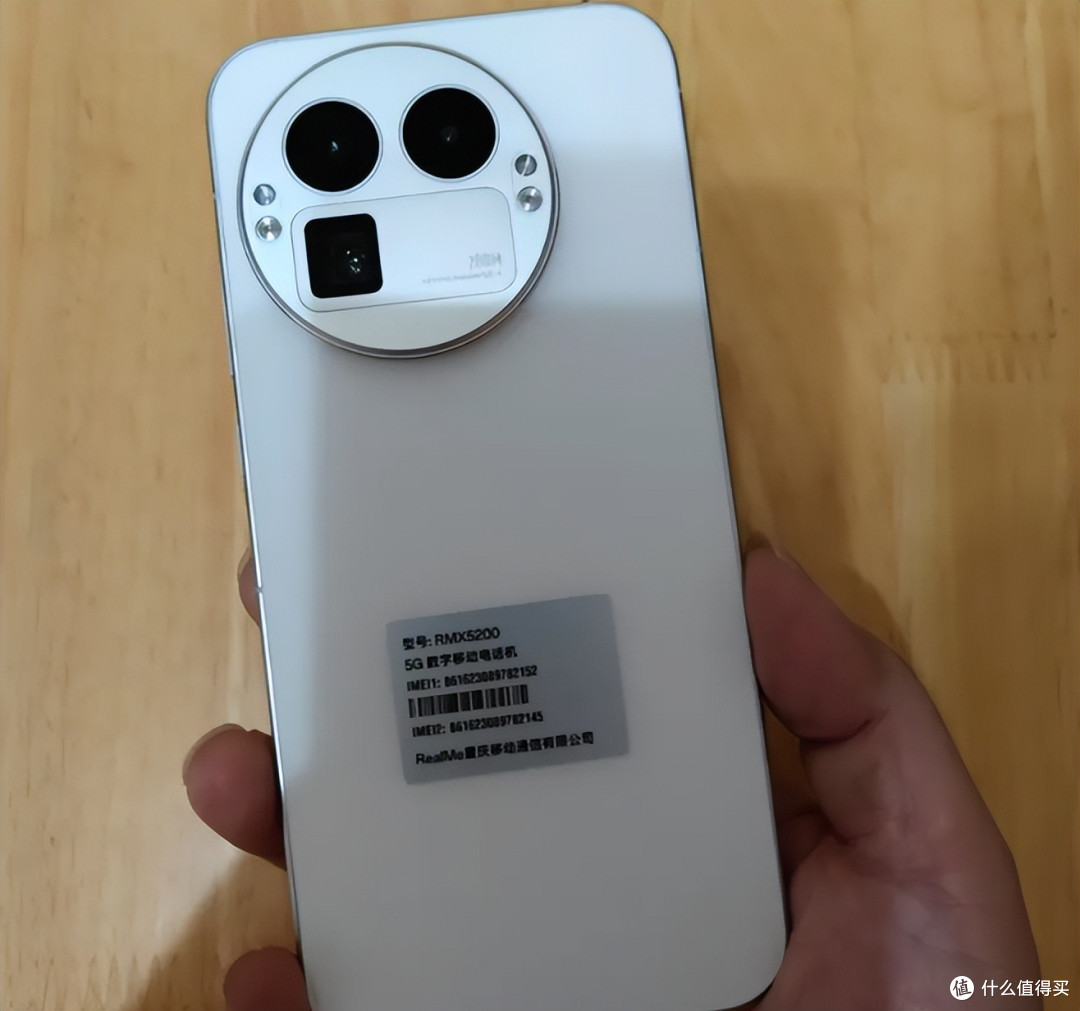 性能影像怪兽降临！realme真我GT8 Pro实测，双芯狂飙稳如老狗
