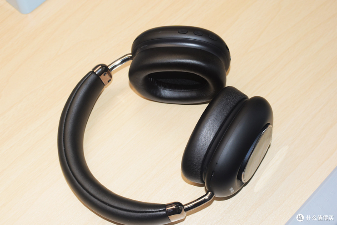 重新定义音频与科技的交融 南卡Show灵动屏头戴耳机