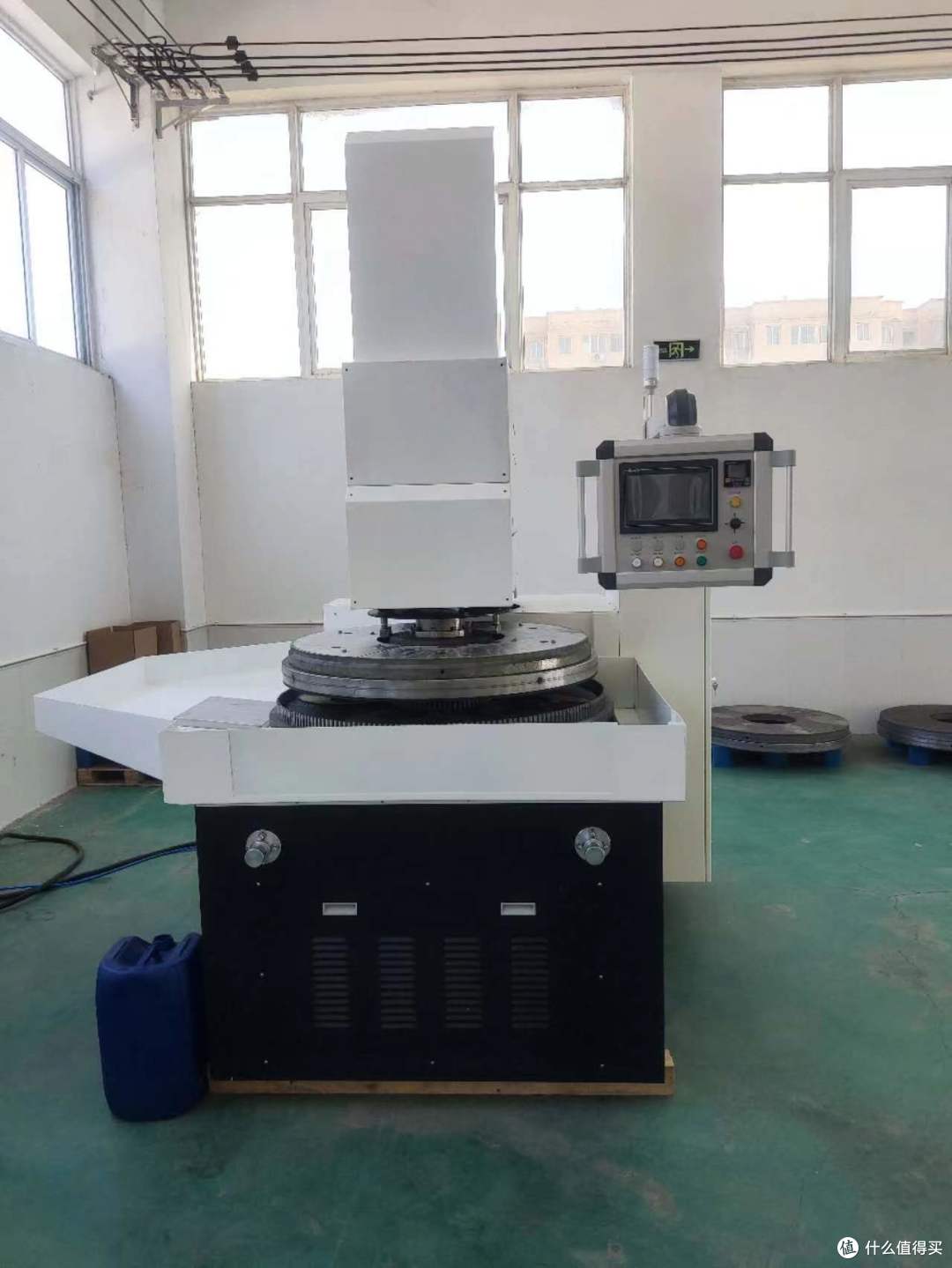 双端面研磨机的高精度来源于其特殊的工作原理